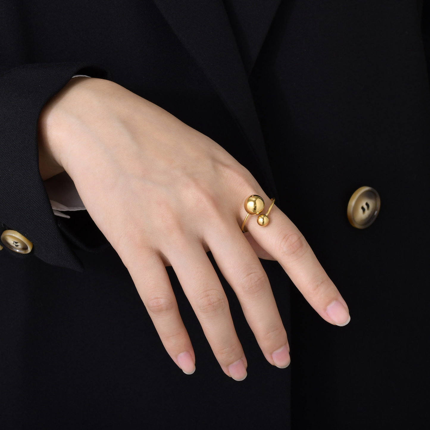 Bague LEONOR – Perles dorées en acier inoxydable