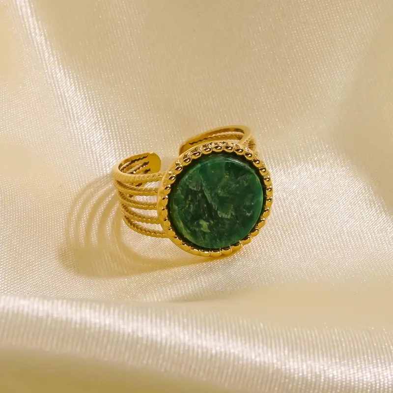 Bague ALESSIA – Pierres naturelles et acier chirurgical doré