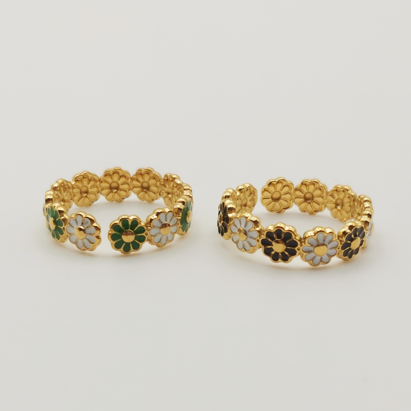 Bague ANKA – Fleurs blanches et noires ou blanches et vertes en acier inoxydable doré