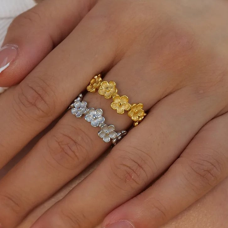 Bague BELLA – Fleurs dorées ou argentées en acier inoxydable