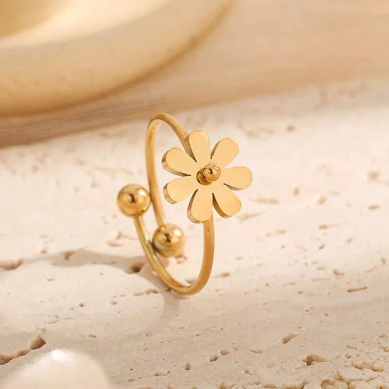 Bague Fleur EDEN – Acier chirurgical doré