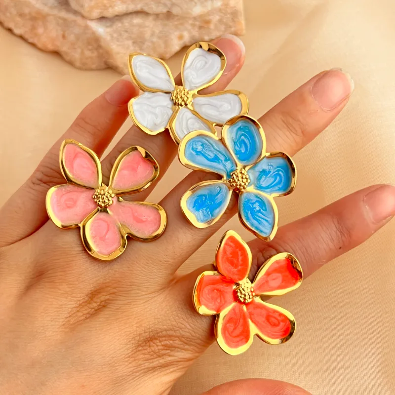 Bague FIDJI – Grande fleur rouge, bleue, rose ou blanche en acier inoxydable doré