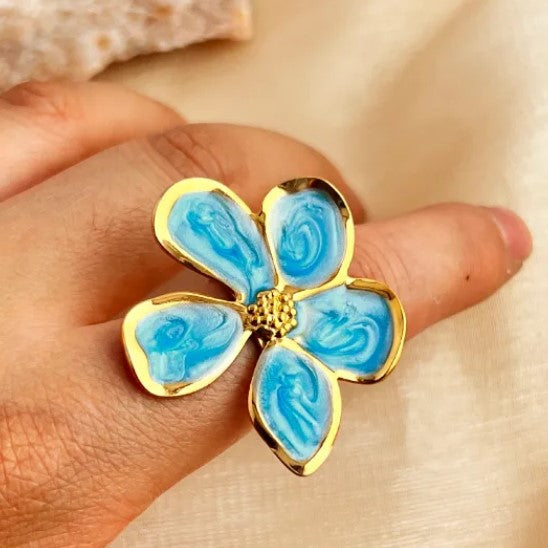 Bague FIDJI – Grande fleur rouge, bleue, rose ou blanche en acier inoxydable doré