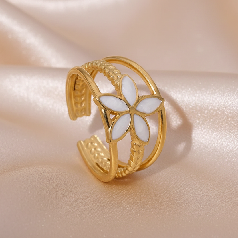 Bague bandeau ajustable en acier inoxydable doré, ornée d'une fleur blanche, bijou bohème et intemporel