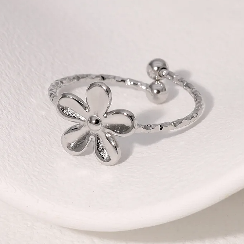 Bague Fleur CHLOE – Acier inoxydable doré ou argenté