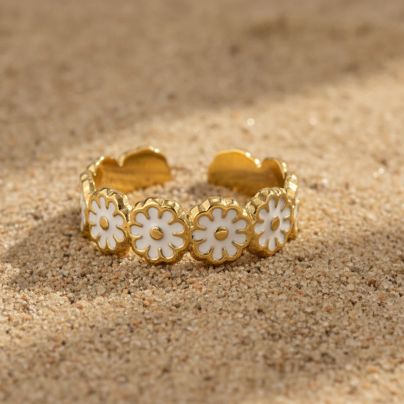 Bague ajustable en acier inoxydable doré, en couronne de fleurs émaillées blanches, bijou bohème et tendance floral