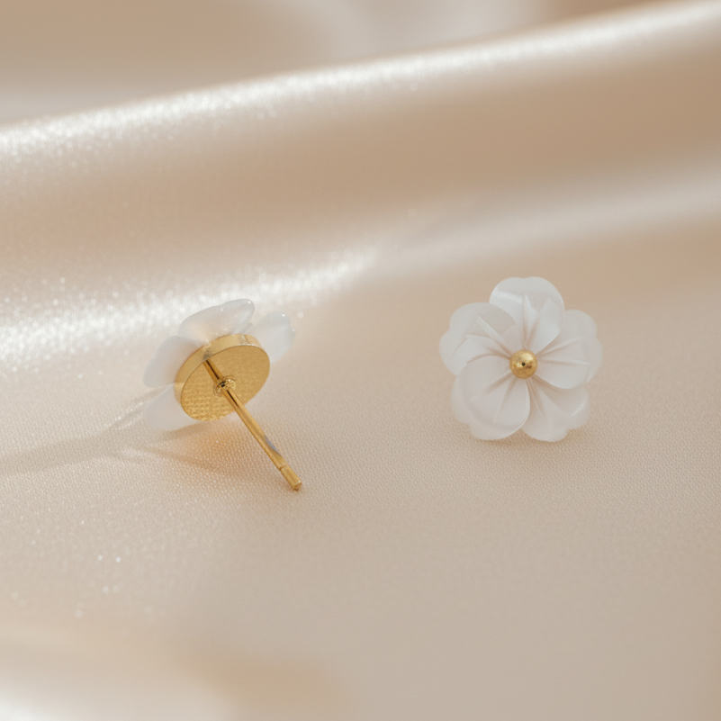 Boucles d’oreilles fleur en nacre naturelle pour femme en acier inoxydable doré, puce 1,2 cm, style bohème romantique