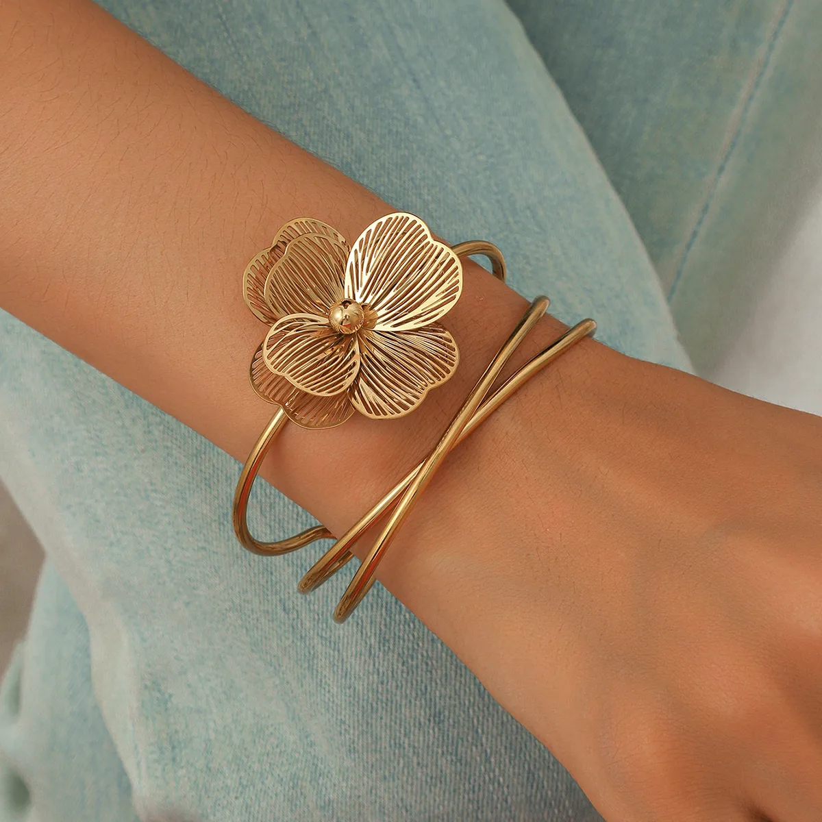 Bracelet manchette Fleur ATHENA – Acier chirurgical