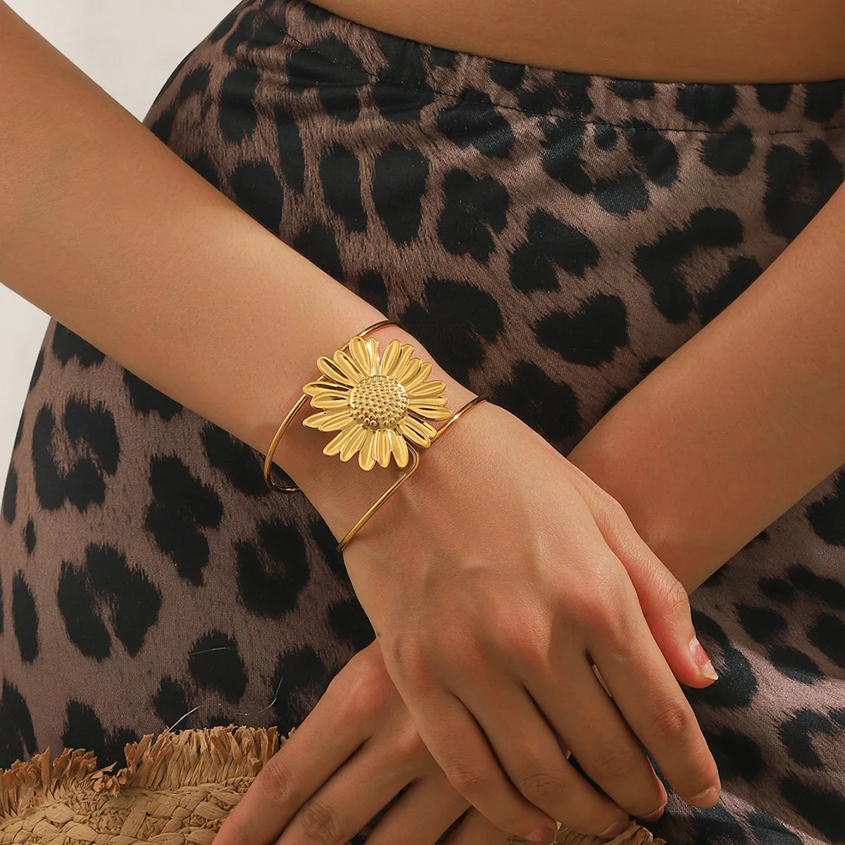 Bracelet manchette Fleur DAPHNE – Acier chirurgical