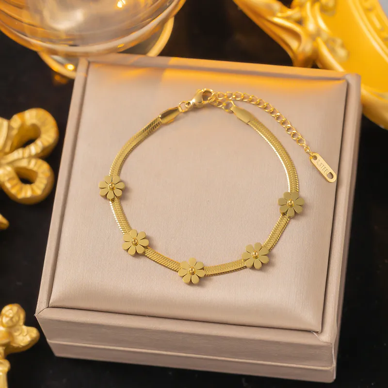 Parure Fleurs JEANNE en acier chirurgical doré – Collier & Bracelet ajustables.