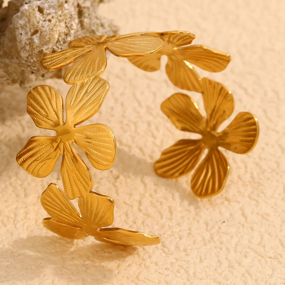 Bracelet manchette Fleurs SACHA – Acier chirurgical doré ou argenté