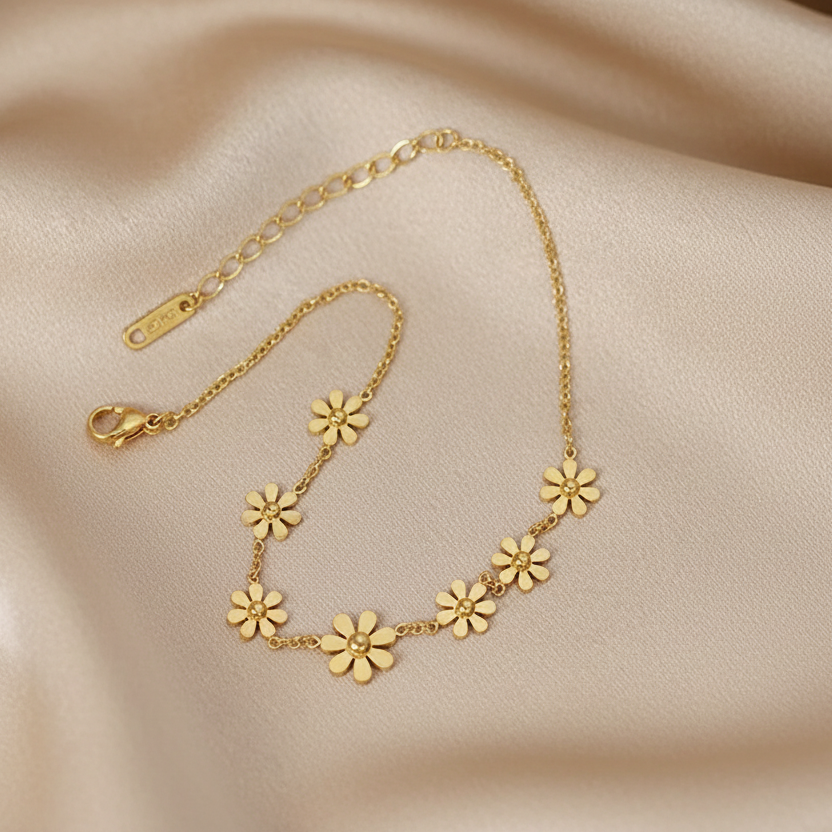 Bijou de cheville bohème en acier inoxydable doré, 7 petites fleurs délicates, bracelet fin et tendance