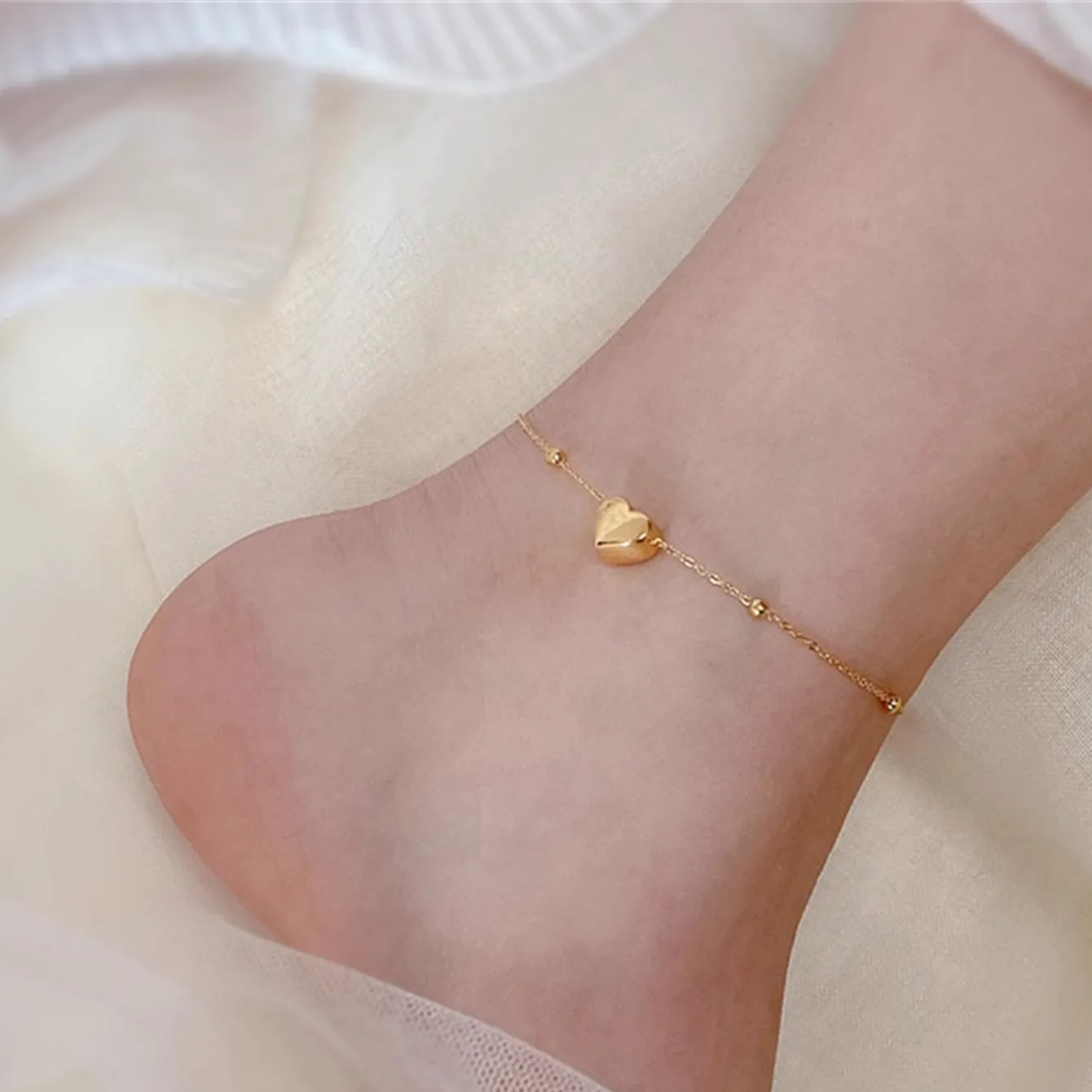 Bracelet de cheville Coeur et perles SERENA – Acier chirurgical doré
