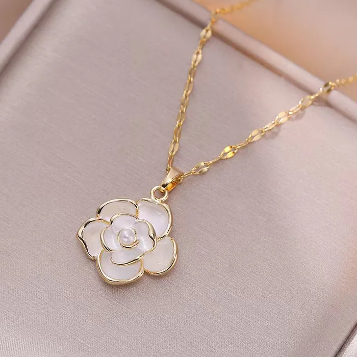 Collier Fleur blanche CAMELIA en acier chirurgical doré