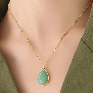Collier AMAIA – Pierre naturelle AMAZONITE et acier chirurgical doré