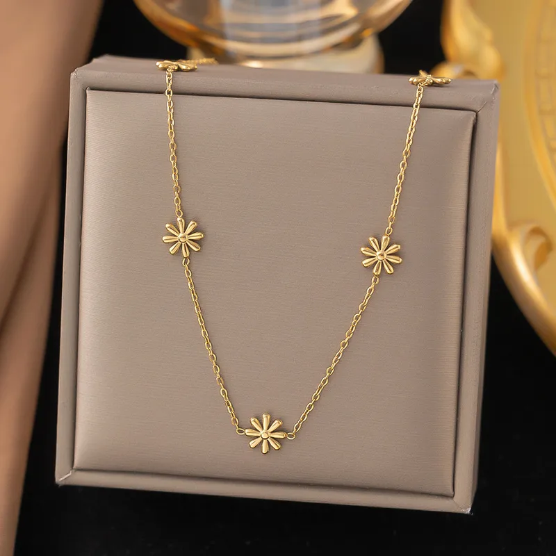 Collier Fleurs AVA en acier chirurgical doré