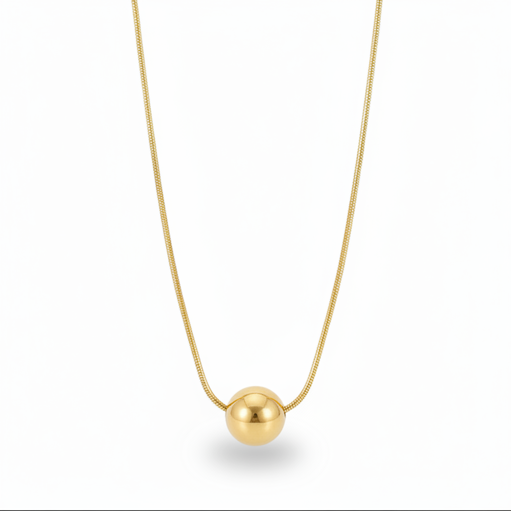 Collier en acier inoxydable 316L à fine chaîne maille serpent avec pendentif grosse perle acier doré.