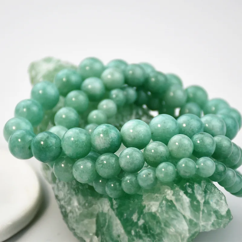 Bracelet boule 6,8 et 10 mm en JADE – Équilibre et sérénité.