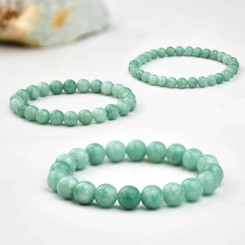 Bracelet boule 6,8 et 10 mm en JADE – Équilibre et sérénité.