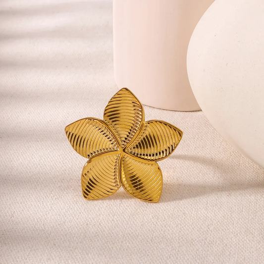 Bague TIARE – Grande fleur dorée en acier inoxydable