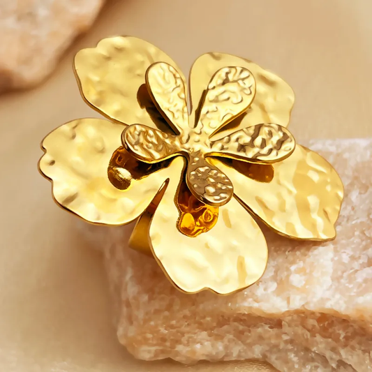 Bague VANILLE – Grande fleur dorée en acier inoxydable
