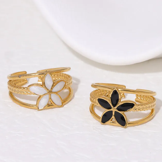 Bague HELENA – Fleur blanche ou noire en acier inoxydable doré