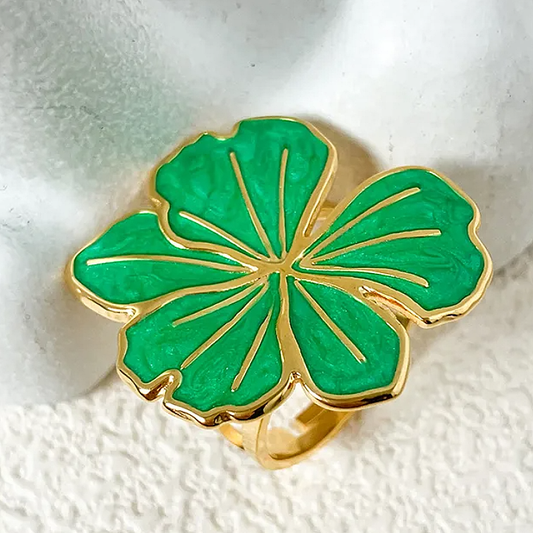 Bague TYANNA – Grande fleur verte en acier inoxydable doré