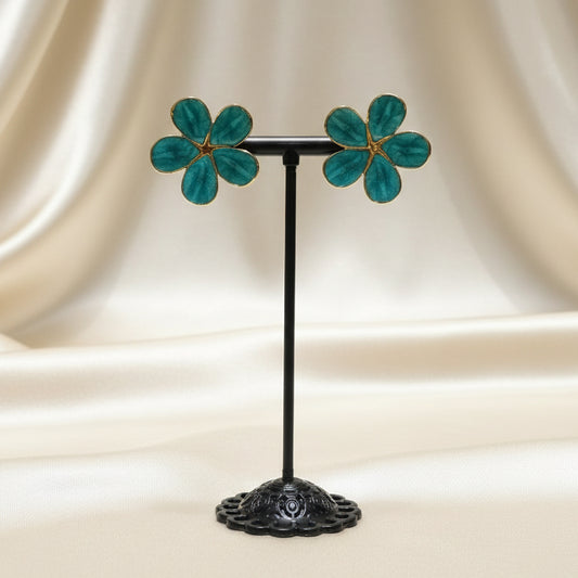 Boucles d'oreilles fleur 2,5 cm en acier inoxydable 316L doré émaillé bleu mer tropicale.