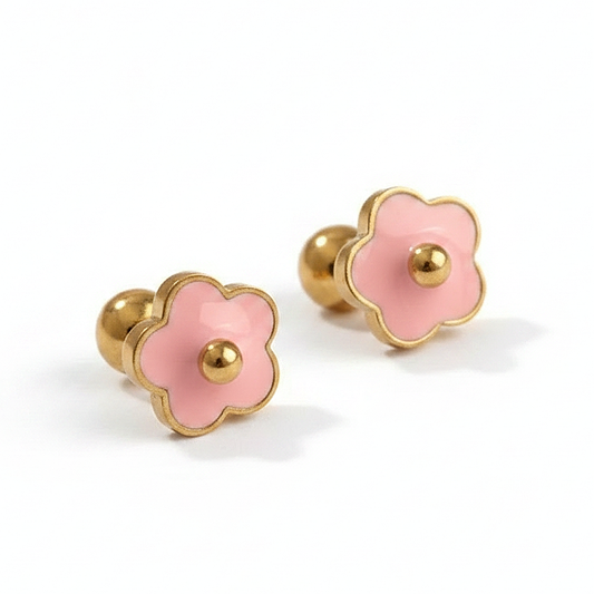 Boucles d’oreilles fleur 5mm en acier inoxydable 316L doré émaillé rose, avec fermoir boule.