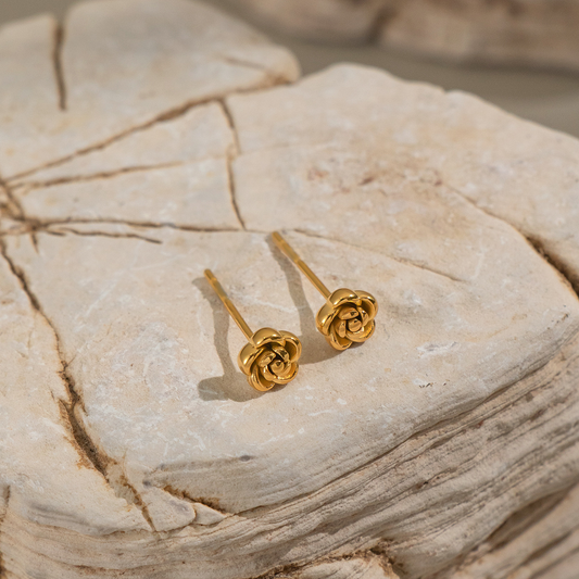 Boucles d'oreilles Fleur SHANA enfant - Acier chirurgical, délicates et résistantes