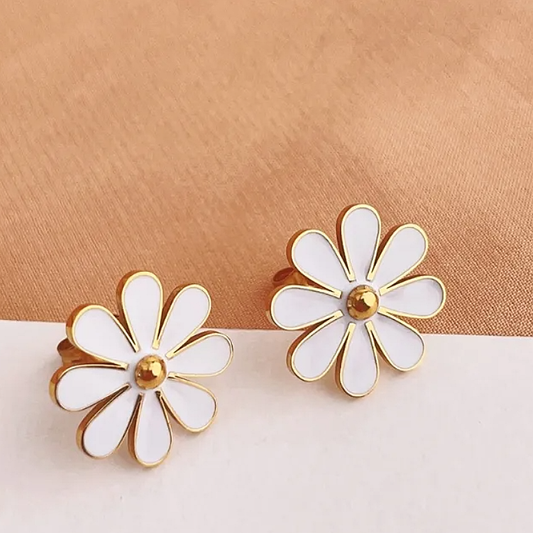 Boucles d'oreilles Fleur blanche SOFIA en acier chirurgical doré