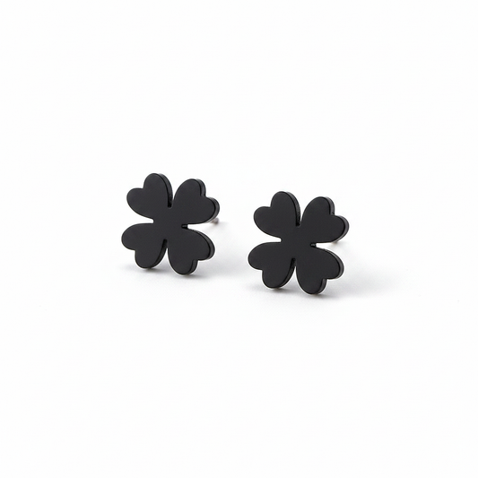 Boucles d’oreilles trèfle noir en acier inoxydable, petites puces de 1 cm.