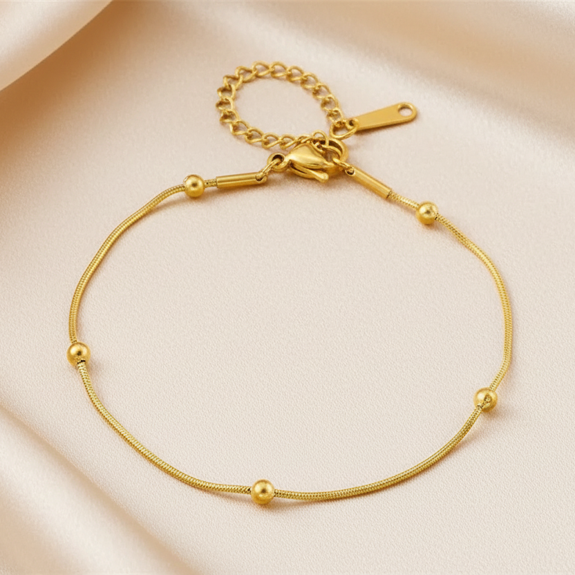 Bracelet CAMILLE – Maille serpent et perles en acier chirurgical doré