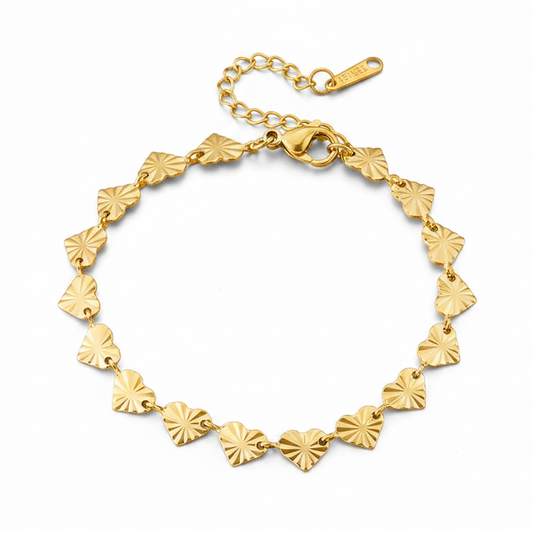 Bracelet doré en acier inoxydable 316L à maillons coeurs martelés.
