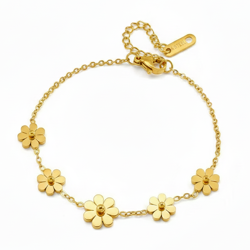 Bracelet en acier inoxydable 316L doré à chaîne fine orné de 5 petites fleurs dont 1 centrale légèrement plus grande.