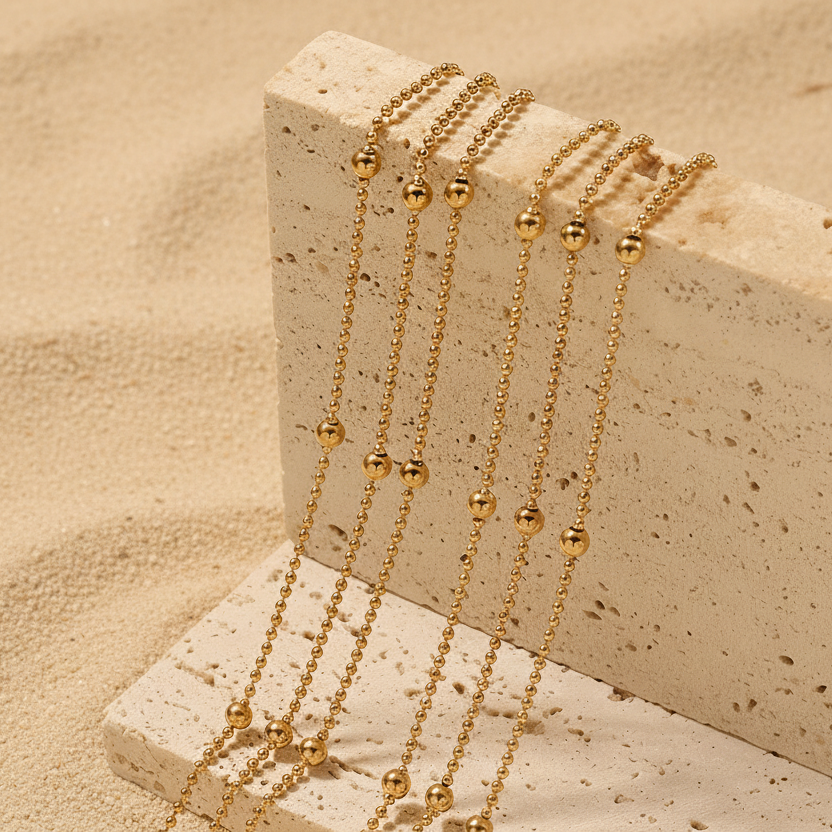 Bijou cheville femme en acier inoxydable doré, triple chaîne à billes et perles, style bohème et minimaliste