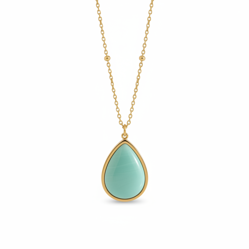 Collier doré en acier inoxydable orné d'un pendentif en amazonite naturelle.