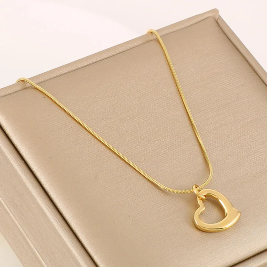 Collier Pendentif Cœur JOSEPHINE – Acier chirurgical doré