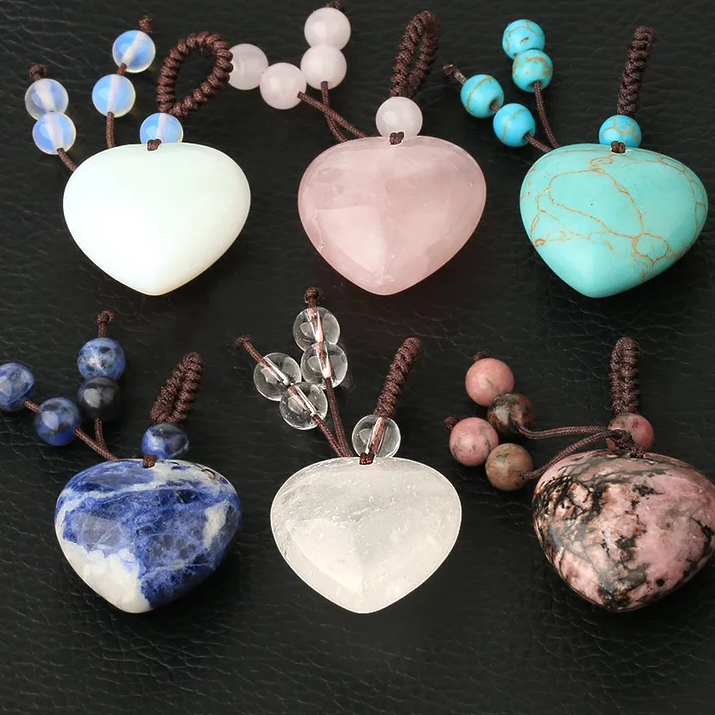 Collier pendentif cœur en pierre naturelle, style bohème – Swann Bijoux en Guadeloupe