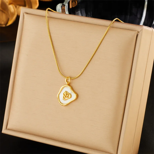 Collier MISKA en acier chirurgical et nacre