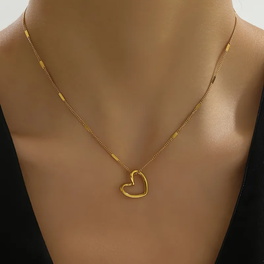 Collier Pendentif Cœur sur Chaîne Cubaine TEA – Acier Inoxydable