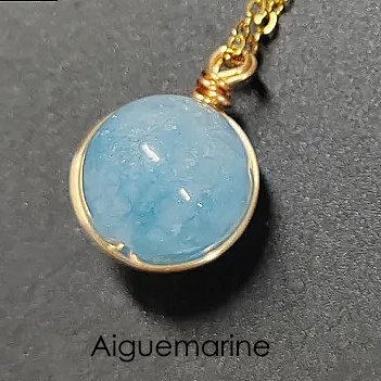 Collier CELESTINE – 9 Pierres naturelles au choix et acier inoxydable doré