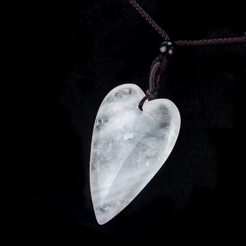 Collier pendentif cœur en cristal de roche naturel, style bohème – Swann Bijoux en Guadeloupe