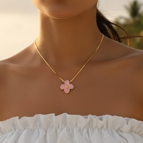 Collier fleur émail blanc, rose, noir ou vert en acier inoxydable doré – modèle FIDJI
