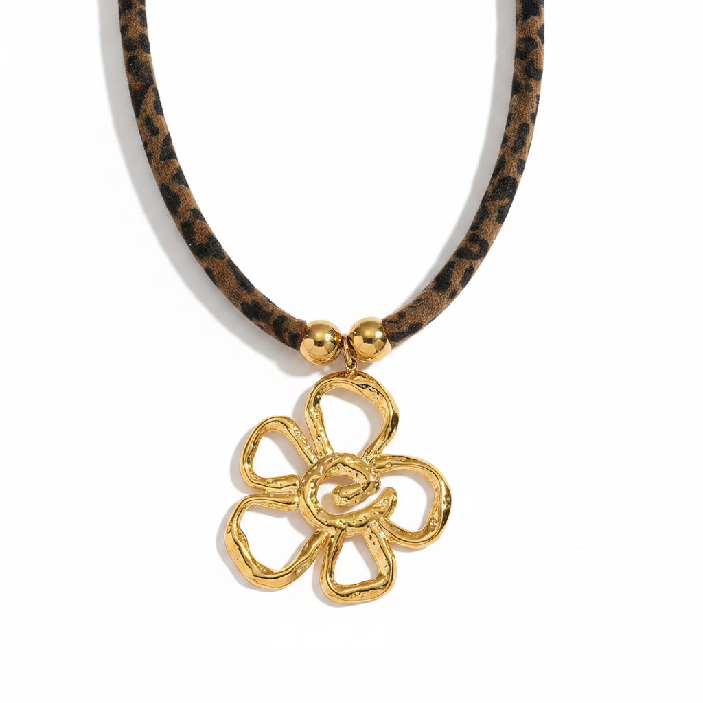Collier grande fleur solaire en acier doré sur cordon en soie bohème chic – modèle FLORIDA
