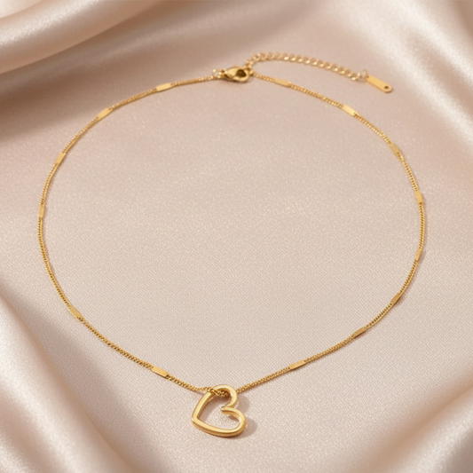 Collier doré en acier inoxydable à chaîne maillons cubains fins alternés mailles plates et petit cœur ajouré pour femme, style intemporel