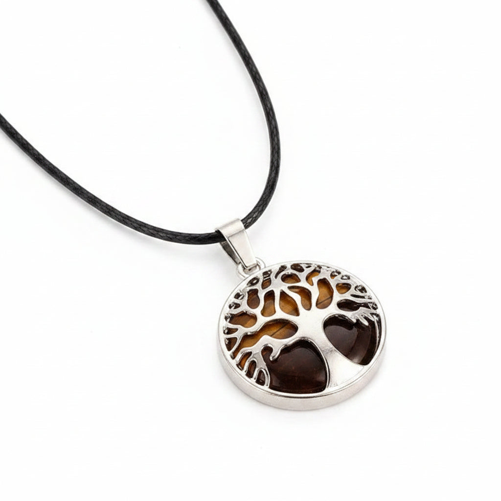 Collier avec pendentif rond Arbre de Vie en oeil de tigre naturel et acier inoxydable argenté sur cordon en cuir noir.
