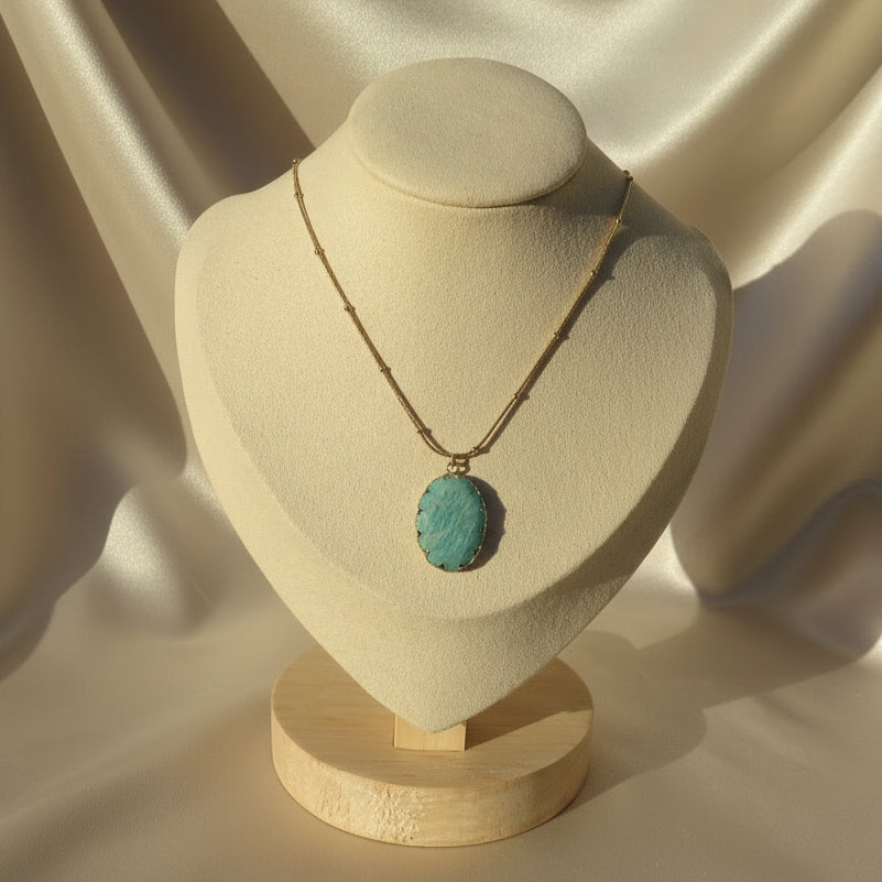 Collier doré en acier chirurgical avec pendentif en Amazonite , chaîne serpent perlée – bijou bohème – Swann Bijoux