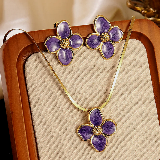 Parure FIDJI – Collier & boucles d’oreilles Fleur violette en acier inoxydable doré