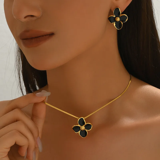 Parure FIDJI – Collier & boucles d’oreilles Fleur noire en acier inoxydable doré